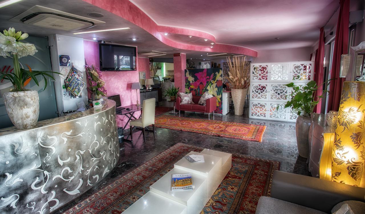 La Grotta Hotel เวโรนา ภายนอก รูปภาพ